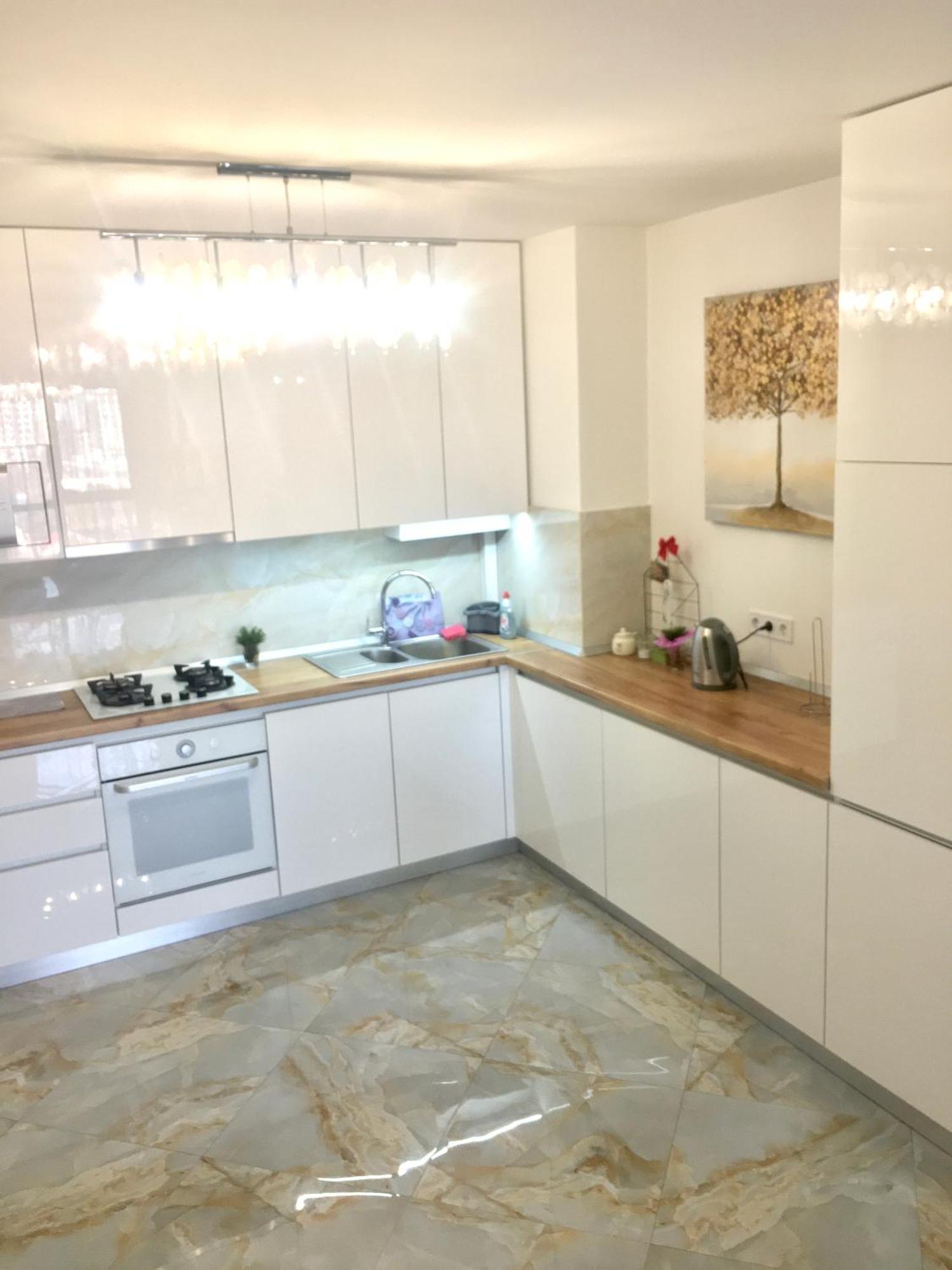 4-Room Jacuzzi Apartment Lviv Luaran gambar