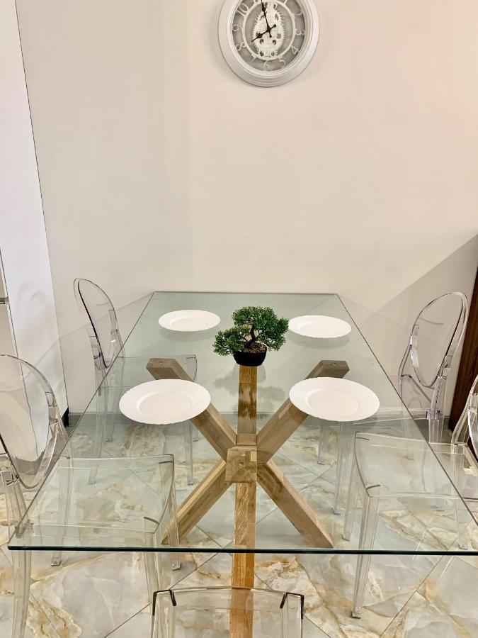 4-Room Jacuzzi Apartment Lviv Luaran gambar