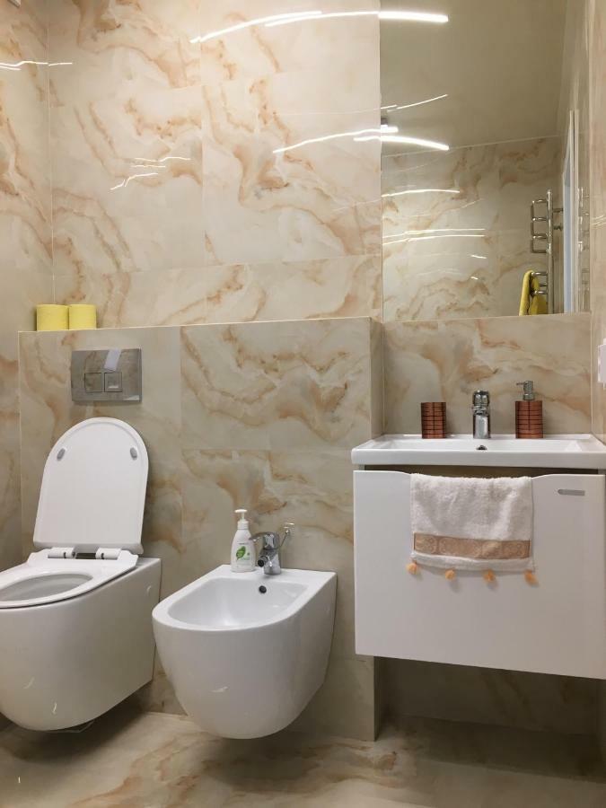 4-Room Jacuzzi Apartment Lviv Luaran gambar